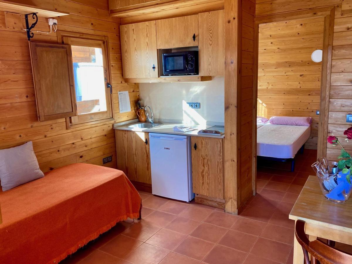 Campalans Hotel Rural Bungalows Mobilhomes Borredá Esterno foto