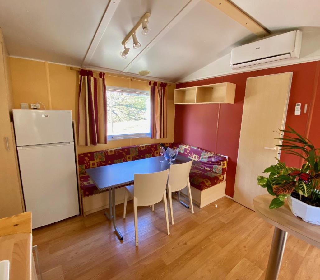 Campalans Hotel Rural Bungalows Mobilhomes Borredá Esterno foto